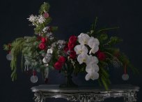 Авторская дизайнерская композиция с орхидеями