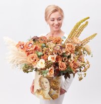 Роскошная композиция в дизайнерской коробке Венера
